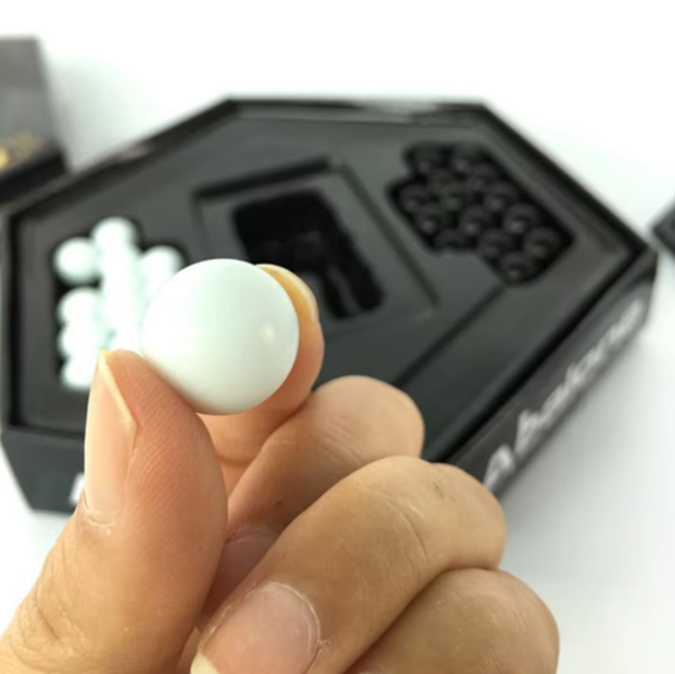 Mind Master Abalone - Think Fast, Move Smart! A Strategic Game for Families